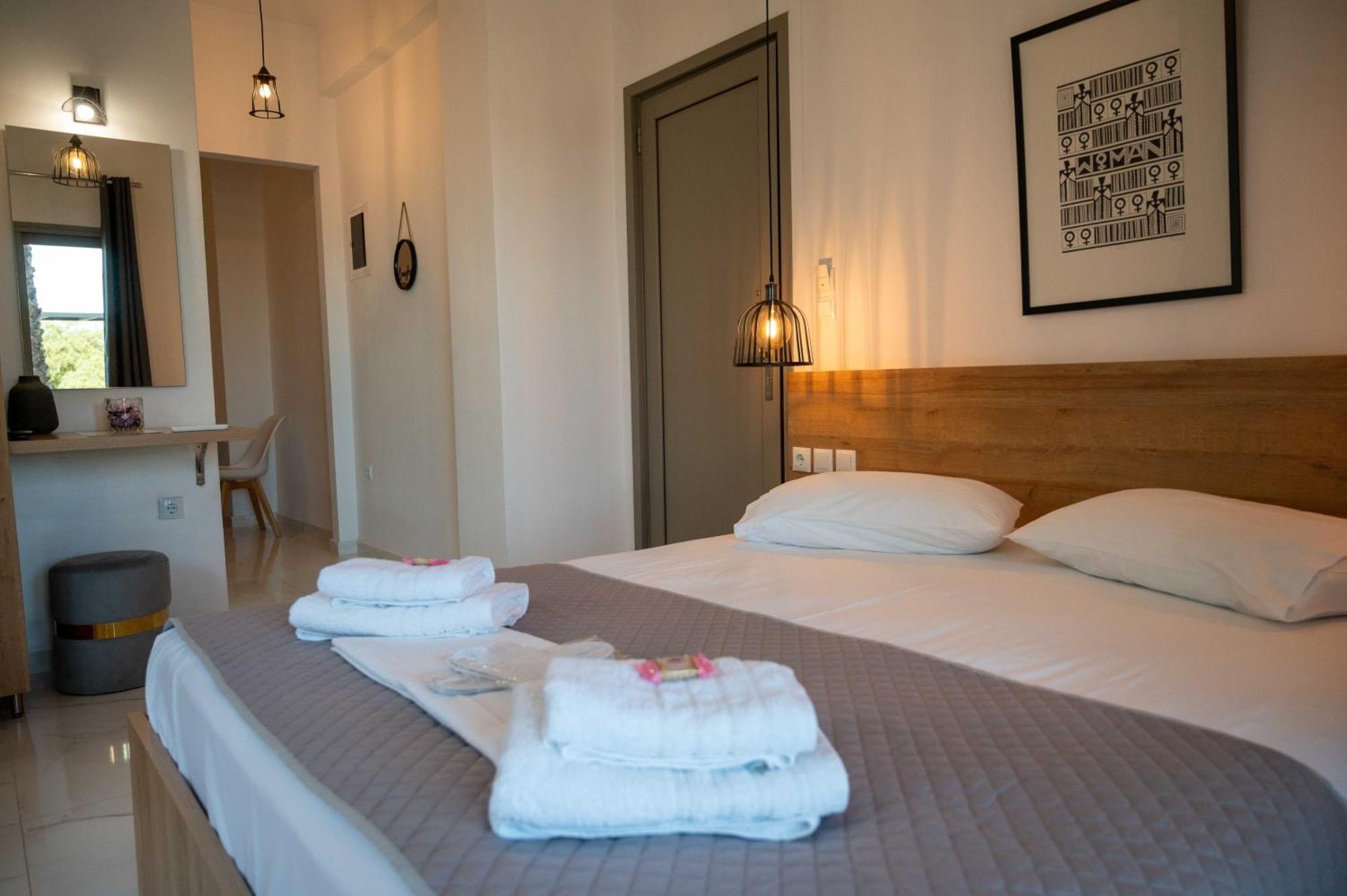 Finikas Suites & Apartments 10Min From Athens Airport Artemida  Exterior foto