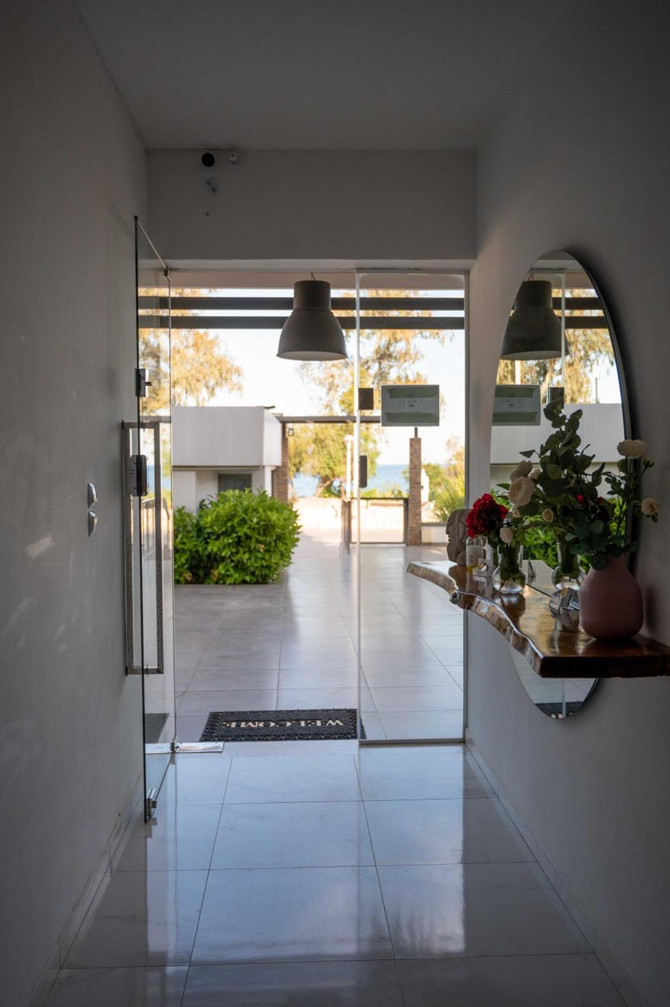 Finikas Suites & Apartments 10Min From Athens Airport Artemida  Exterior foto
