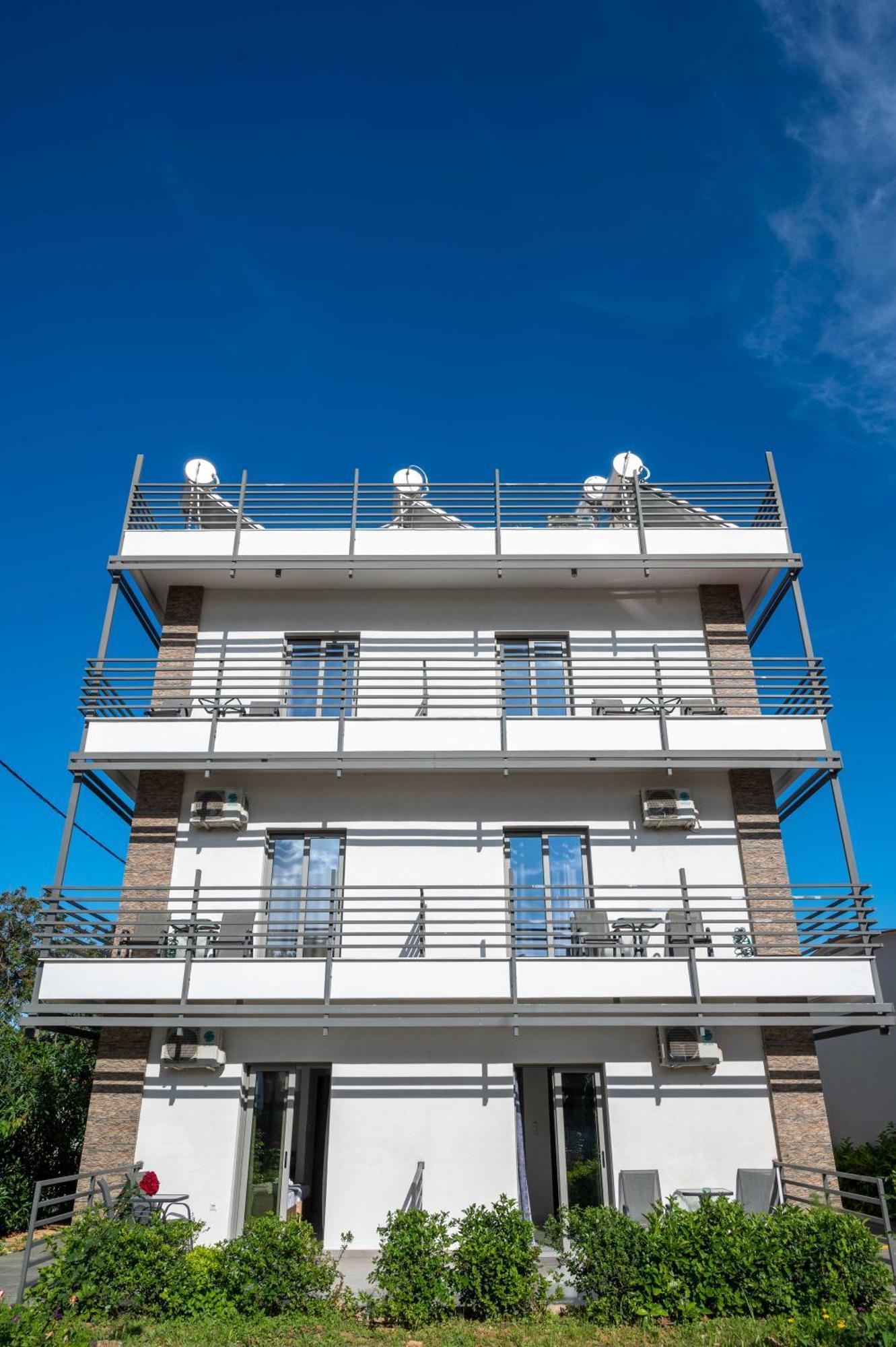 Finikas Suites & Apartments 10Min From Athens Airport Artemida  Exterior foto