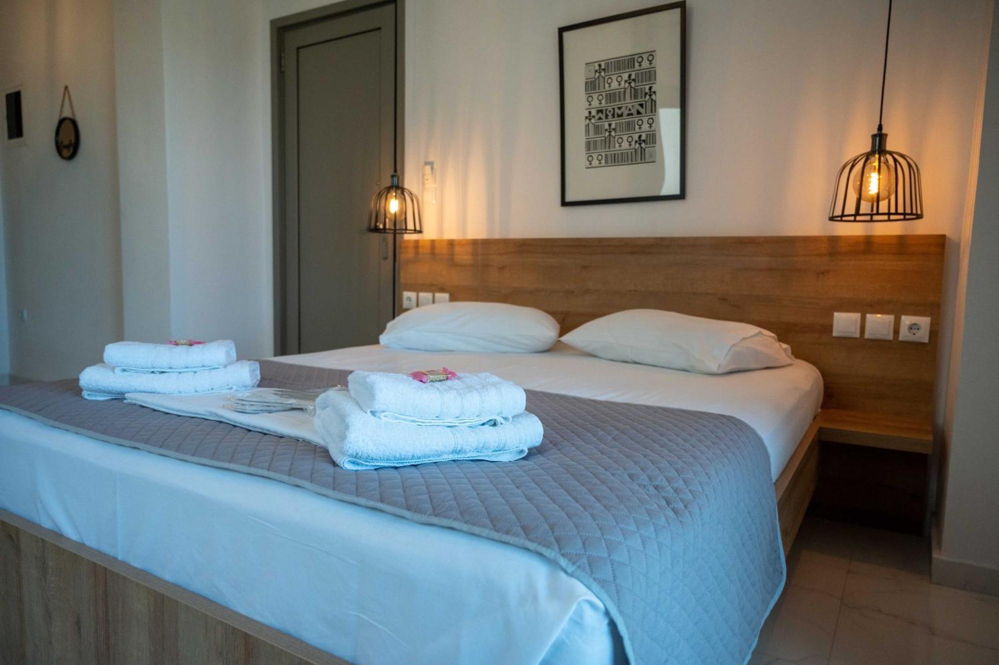 Finikas Suites & Apartments 10Min From Athens Airport Artemida  Exterior foto